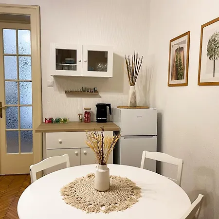 Apartment Lukerly 1 *