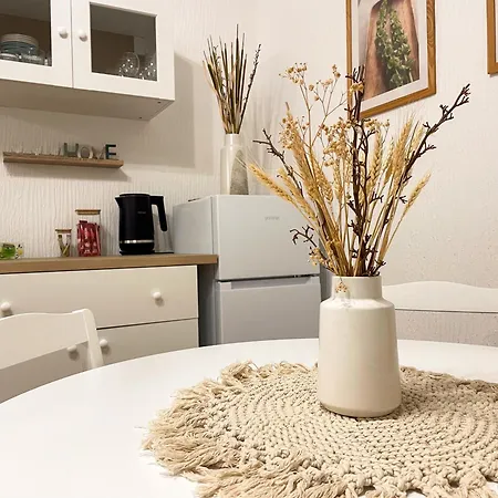 Lukerly 1 Apartment *