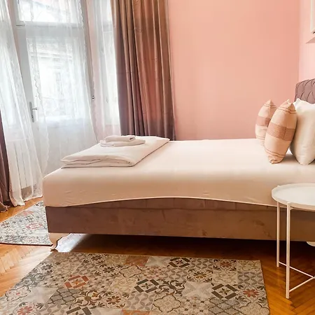 Lukerly 1 Apartment *