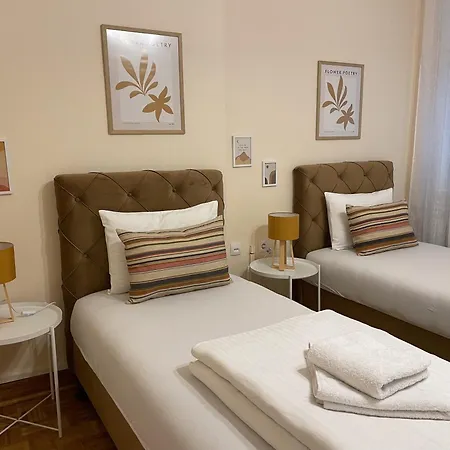 Lukerly 1 Apartment *