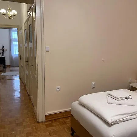 Lukerly 1 Apartment Belgrade